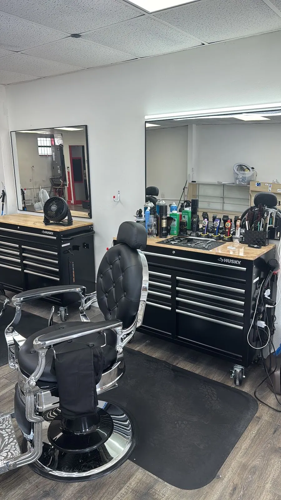Fachada de Willi Barbershop